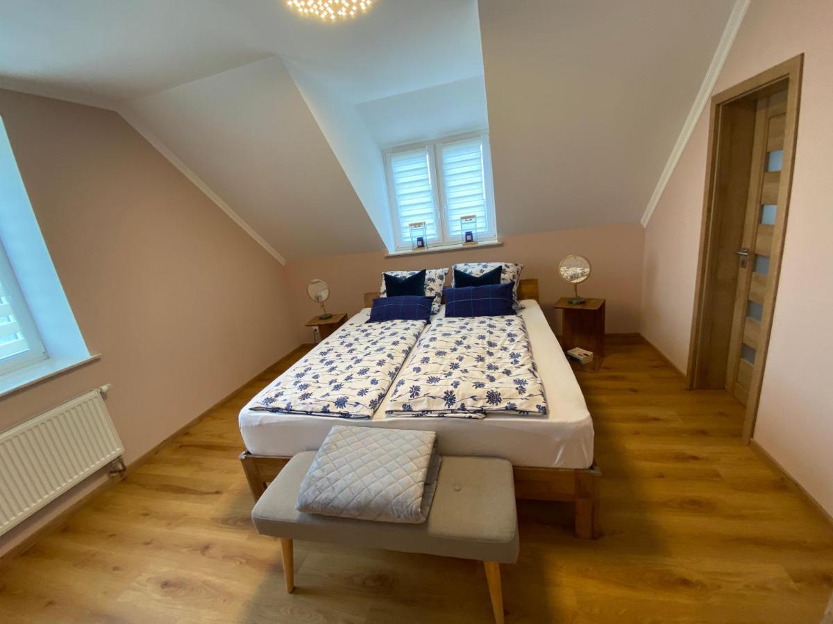 Schoene Drei Raumwohnung. Hell,Stilvoll, Gemuetlich. Borna Bagian luar foto