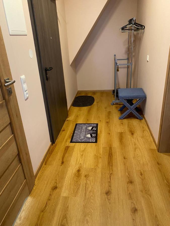 Schoene Drei Raumwohnung. Hell,Stilvoll, Gemuetlich. Borna Bagian luar foto